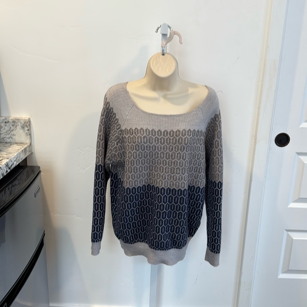 Gray and Black Patterned Women's Sweater